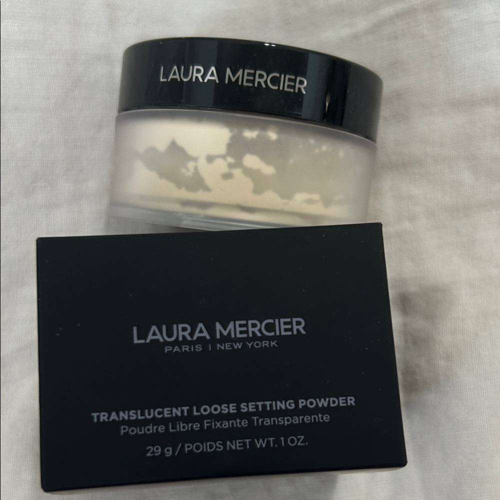 Laura Mercier Loose Setting Powder - translucent - Picture 3 of 3